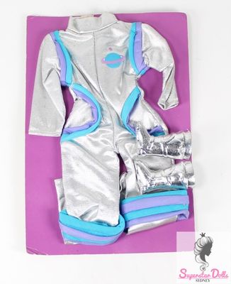 90&#39;s Era &quot;Adventures with Vicky&quot; Barbie Doll Clone Fashion Set