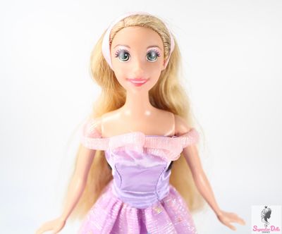 2006 Disney: &quot;Rapunzel&quot; Dressed Doll by Mattel