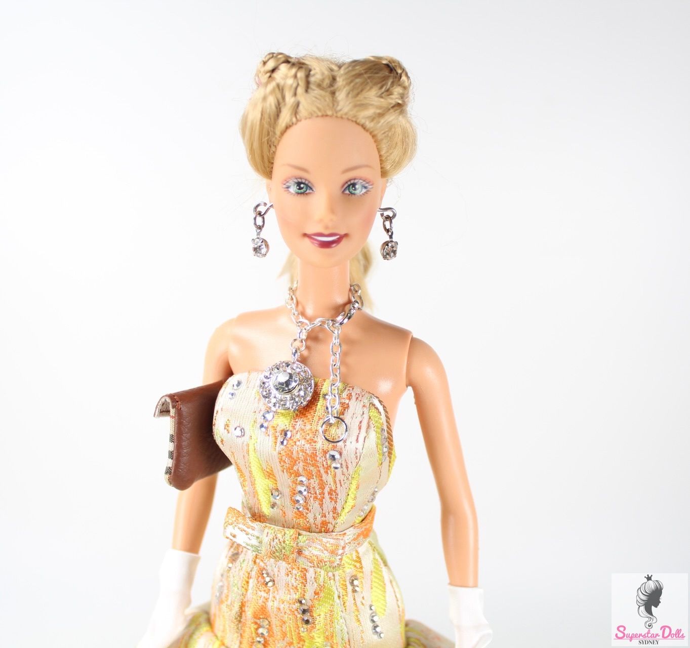 90&#39;s Era Barbie Doll In JHD &quot;Glamorous Darling&quot; Designer Fashion