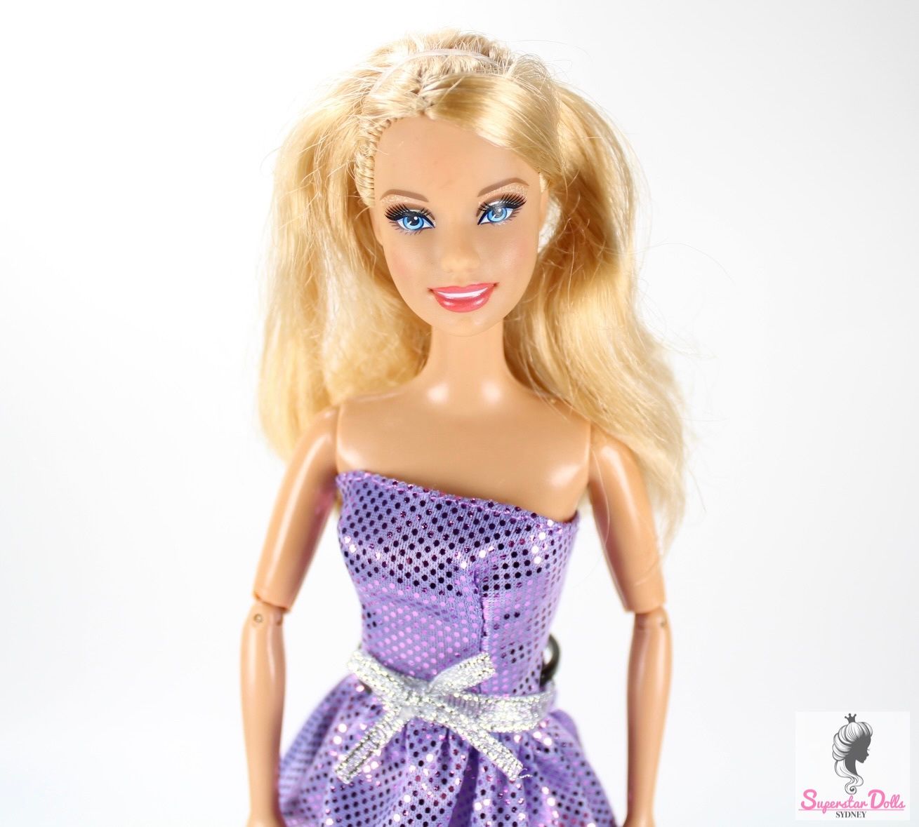 2000&#39;s Era Barbie Doll in Clone Fashion