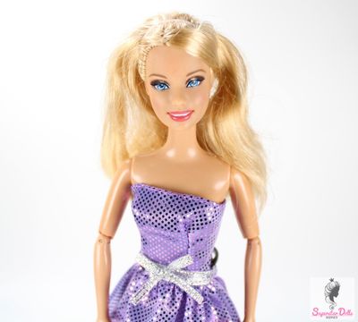 2000&#39;s Era Barbie Doll in Clone Fashion