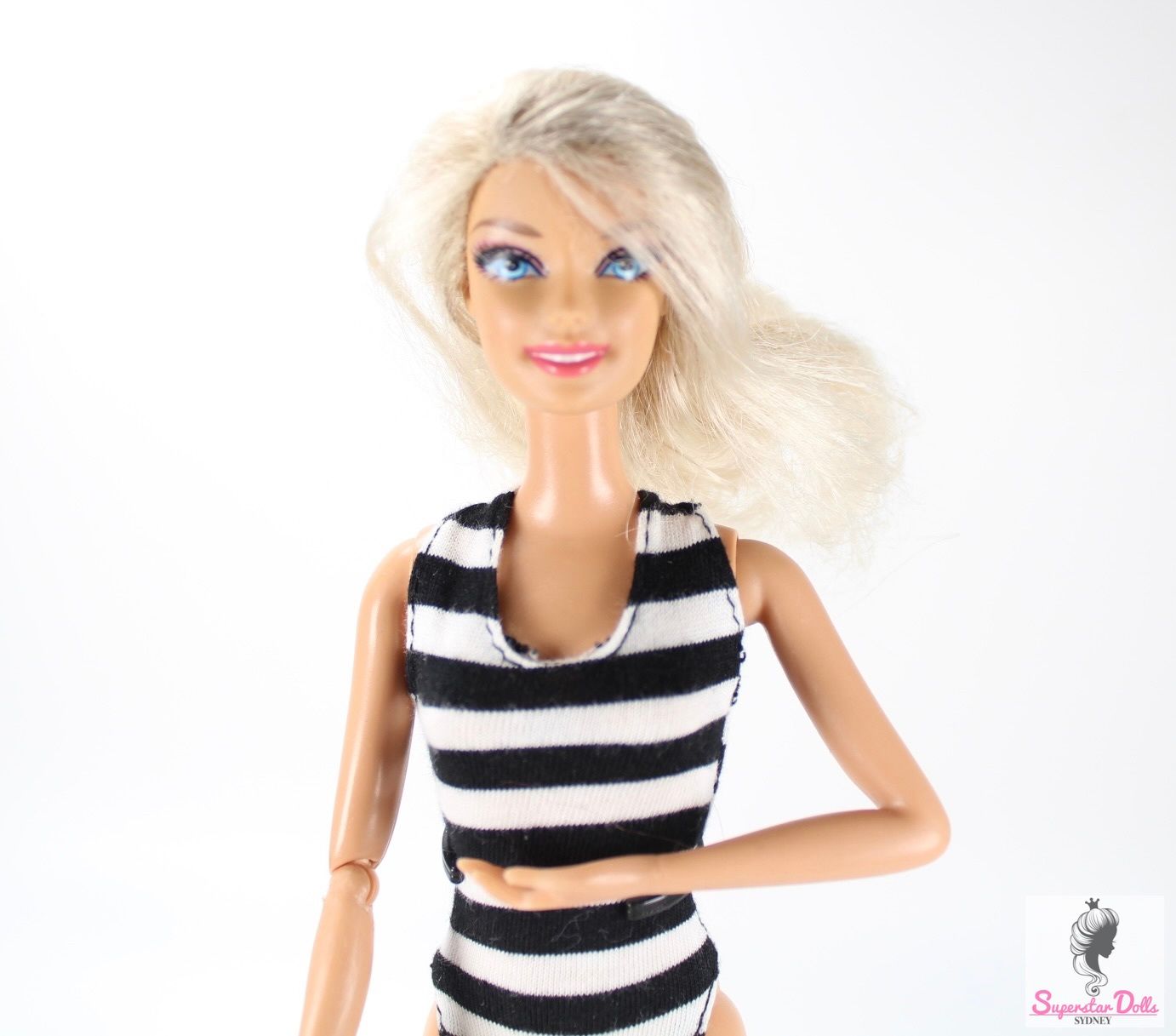 2011 &quot;Suds &amp; Hugs Pups&quot; Barbie Doll
