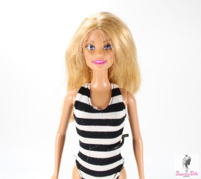 2000&#39;s Era Dressed Barbie Doll
