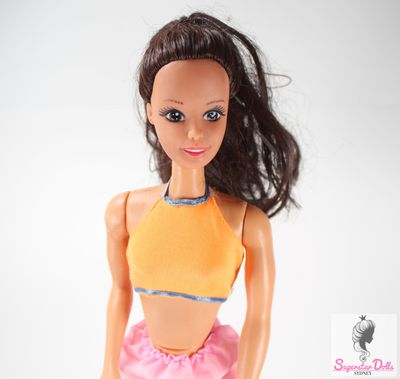 Vintage 1980&#39;s/90&#39;s Hard Plastic 17&quot; Clone Fashion Doll