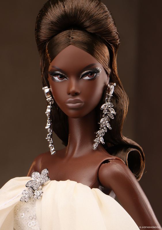 PRE-ORDER: 2025 JHDFASHIONDOLL &quot;8th Anniversary: White Gala&quot; Yaya Dressed Doll