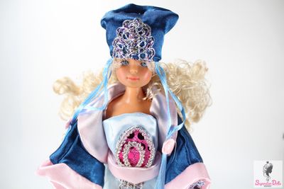 Vintage 80&#39;s Era Tong: &quot;Betty Teen&quot; Clone Doll in Vintage Barbie Fashion