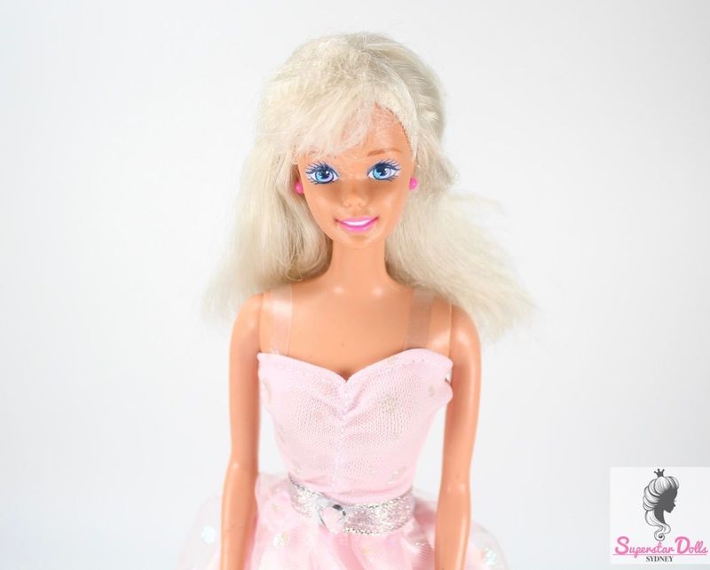1995 &quot;Pretty Hearts&quot; Barbie Doll