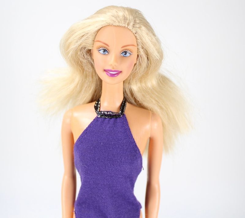 2000 "Barbie Style" Straight Legged Barbie Doll
