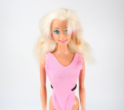 1995 "Pretty Hearts" Barbie Doll