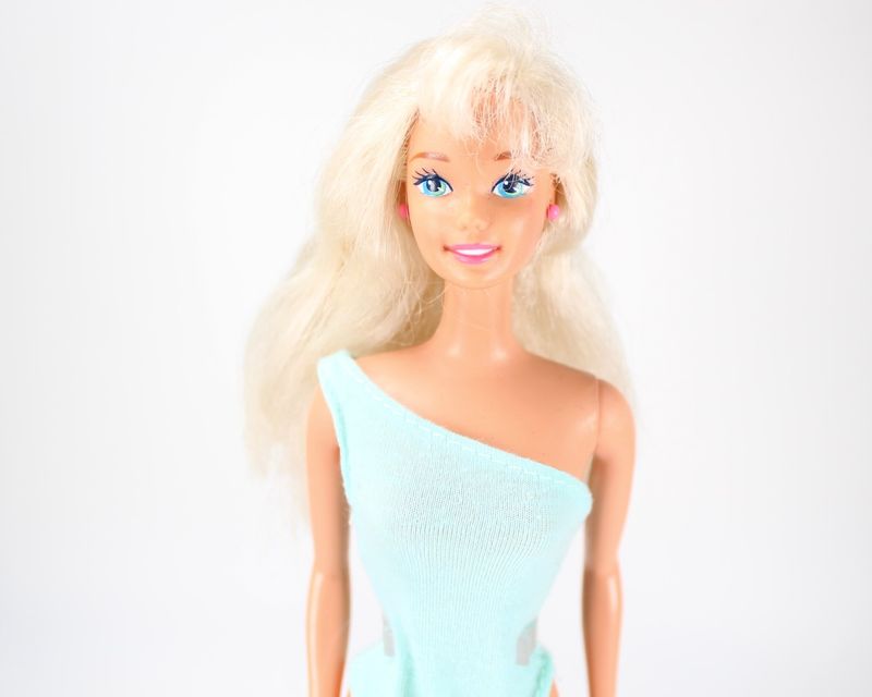 1995 "Pretty Hearts" Barbie Doll