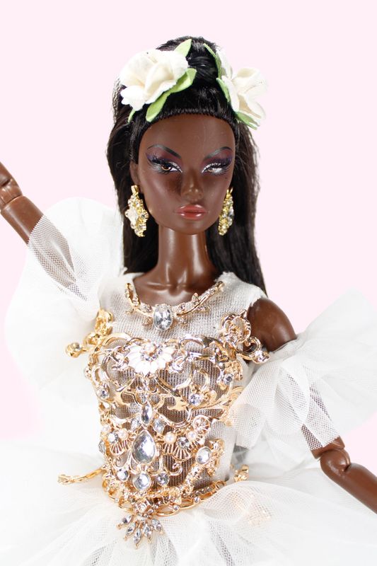 Runway Dolls X Xian Xian Supermodel: "Swan Lake" Elara Custom Doll