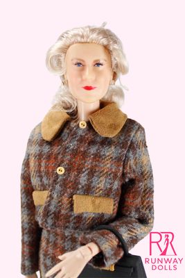 Runway Dolls: "Prime Minister's Meeting: Queen Elizabeth Custom Fashion Doll