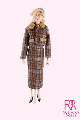 Runway Dolls: "Prime Minister's Meeting: Queen Elizabeth Custom Fashion Doll