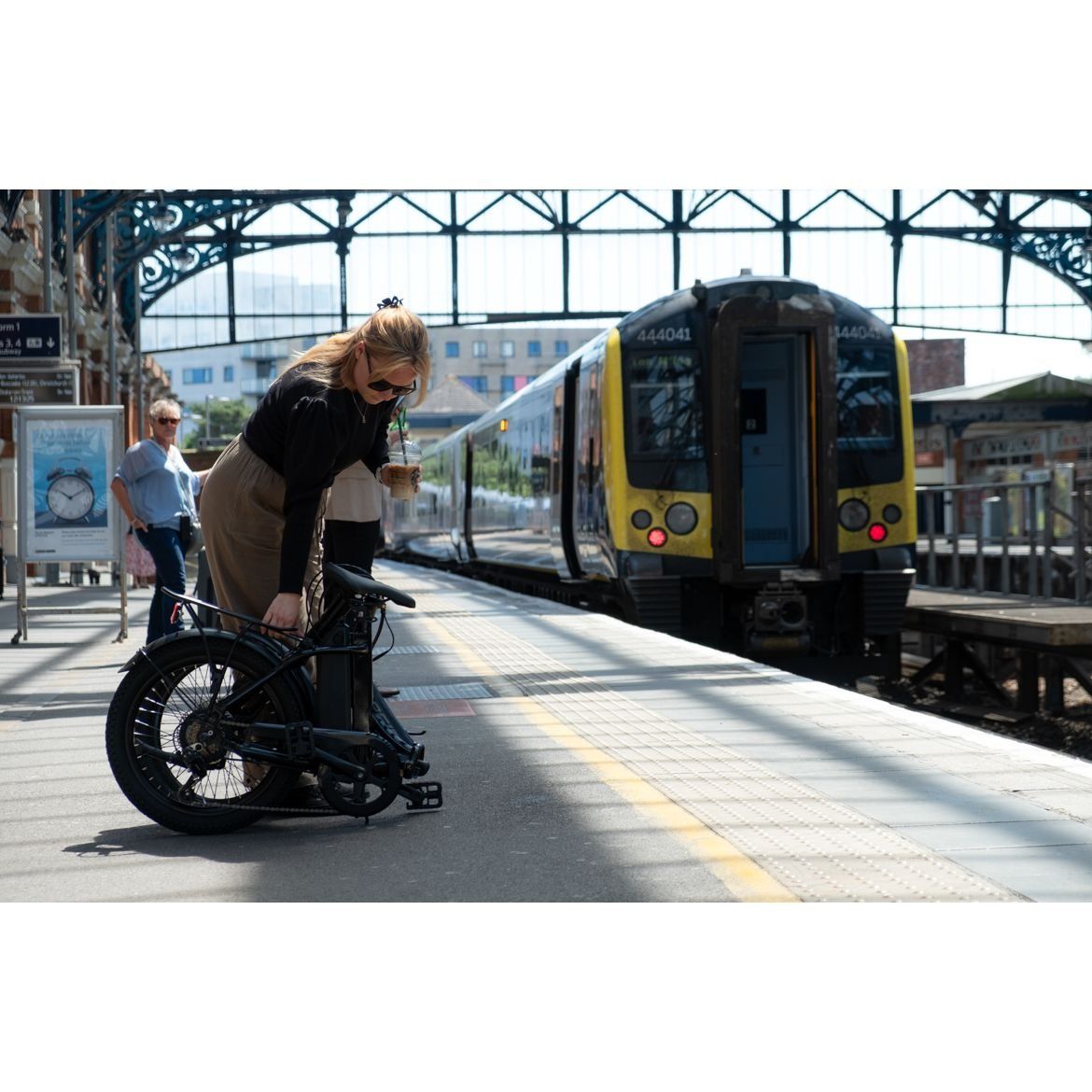 REID eMetro Fold-Up Unisex Electric City Bike