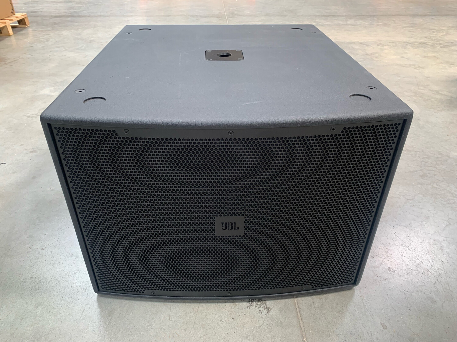 Subwoofer JBL 18&#39;&#39; amplifié - 1800W rms DPDA