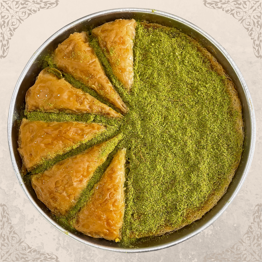 Bakllava &amp; Kadaif me shumë stika Trekëndësh