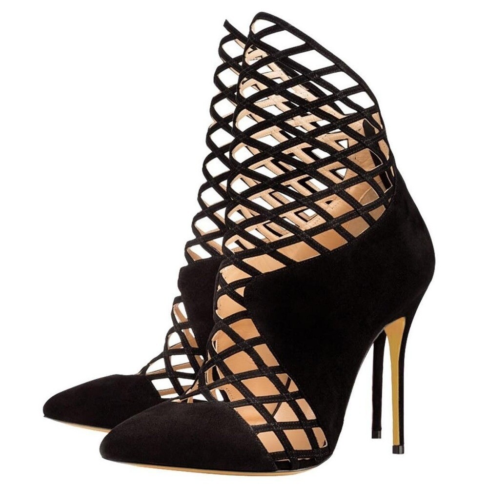 Sharp point cross net boots