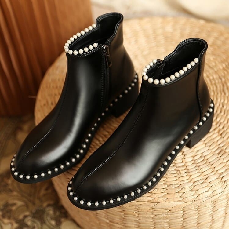 Ankle flat boots