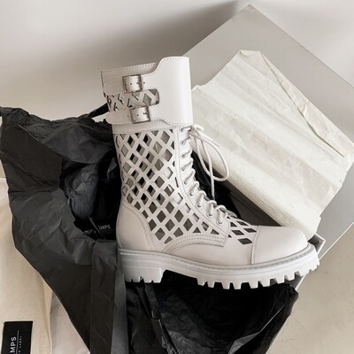 Cross cross boots 