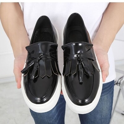 Tassel loafer