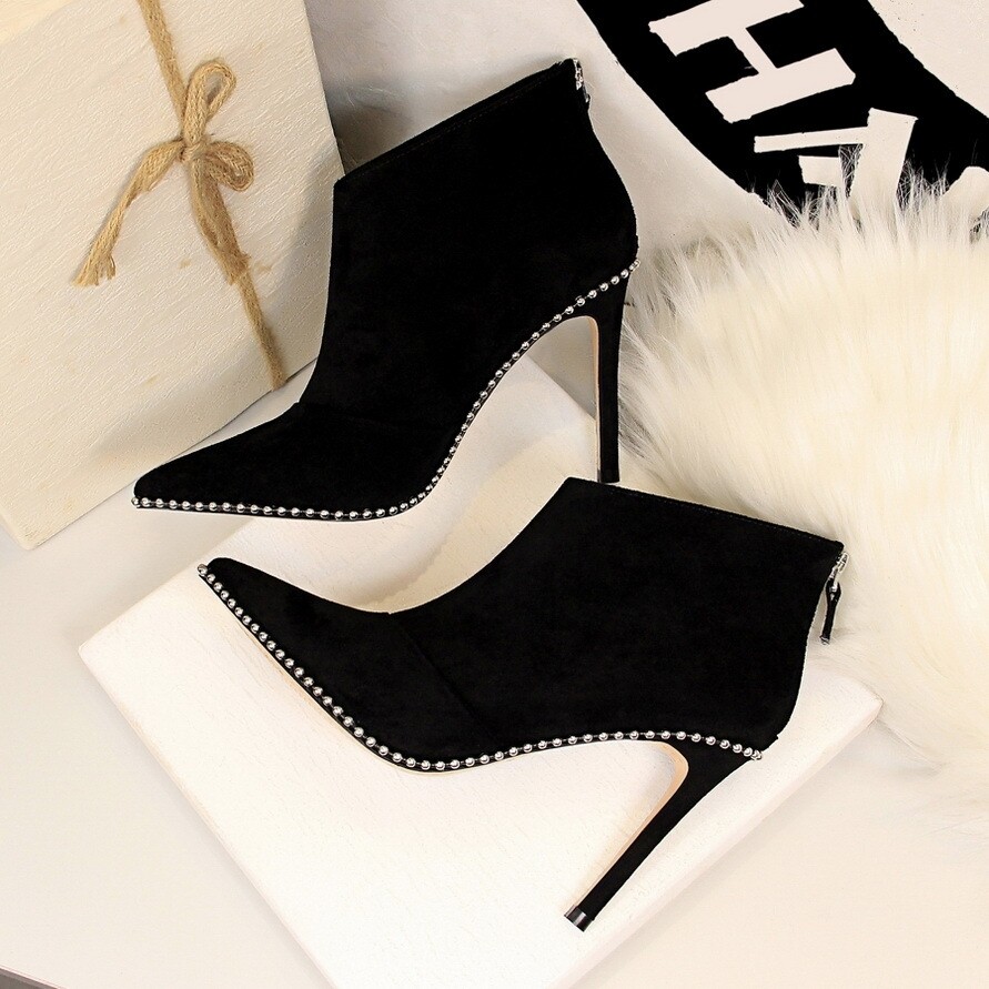 Suede boots