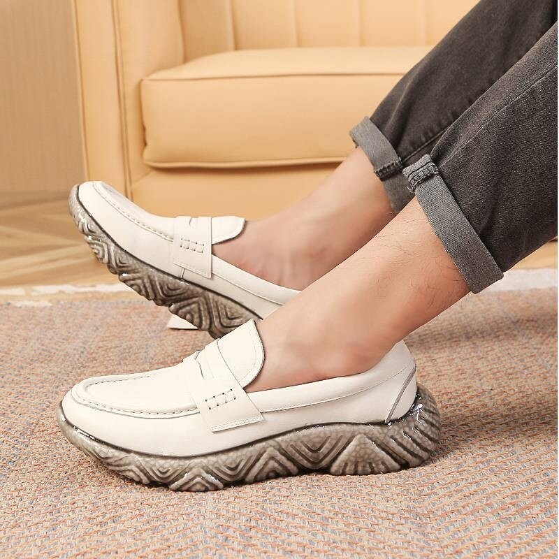 Thick sole sneaker 