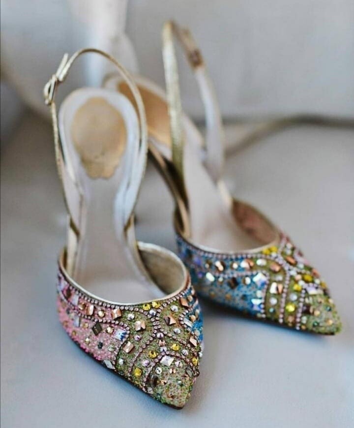 Crystal heel 