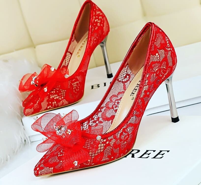 Lace heel 