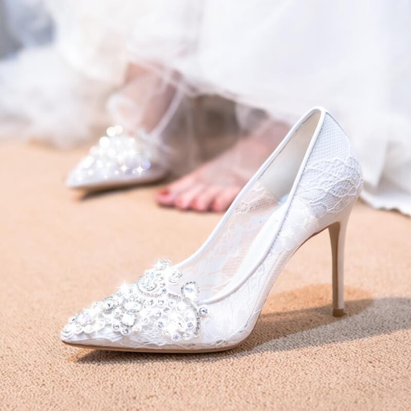 Lace heel