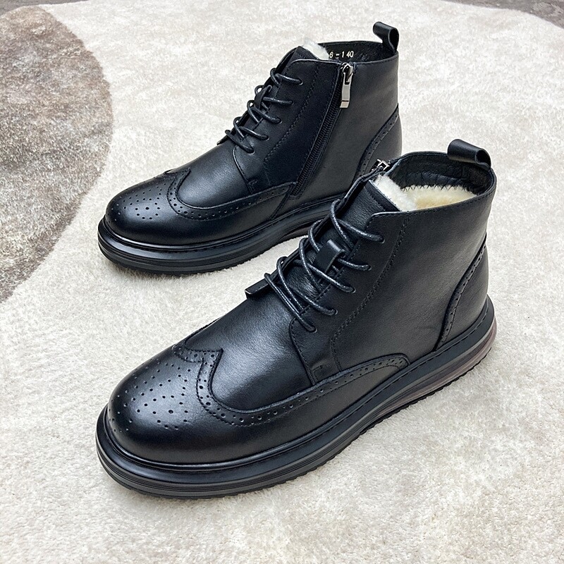 Sneaker boots