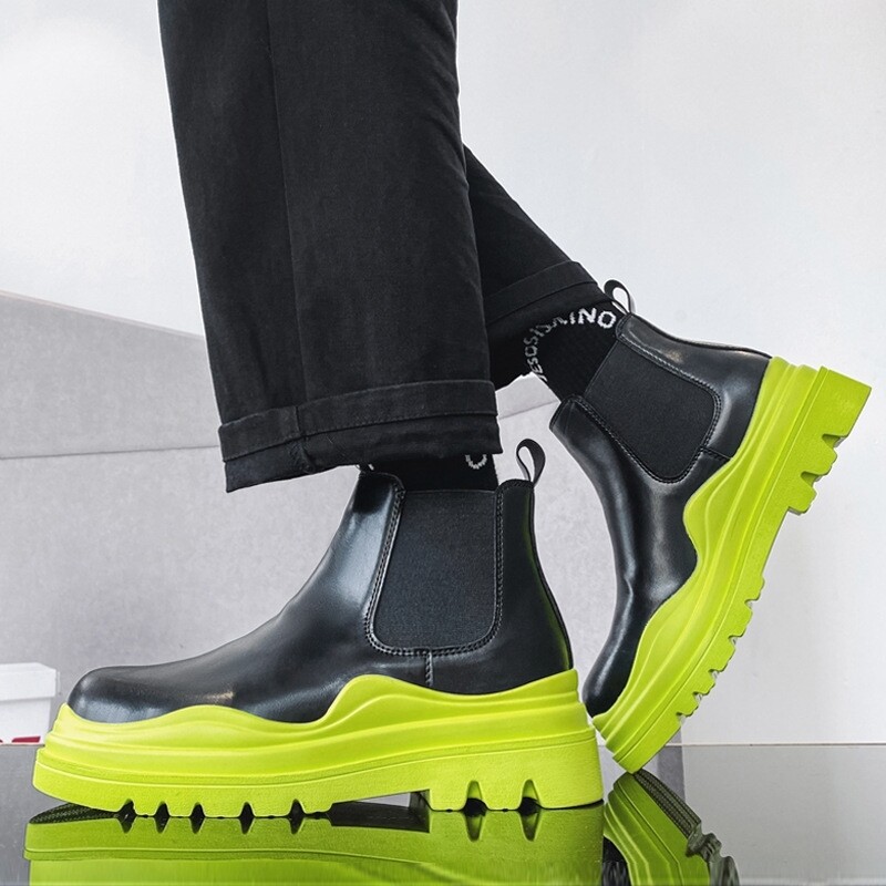 Colored sole boots 