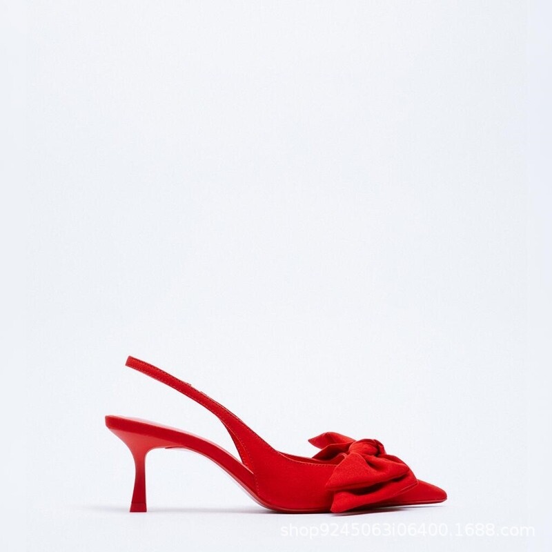 Kitty heel 