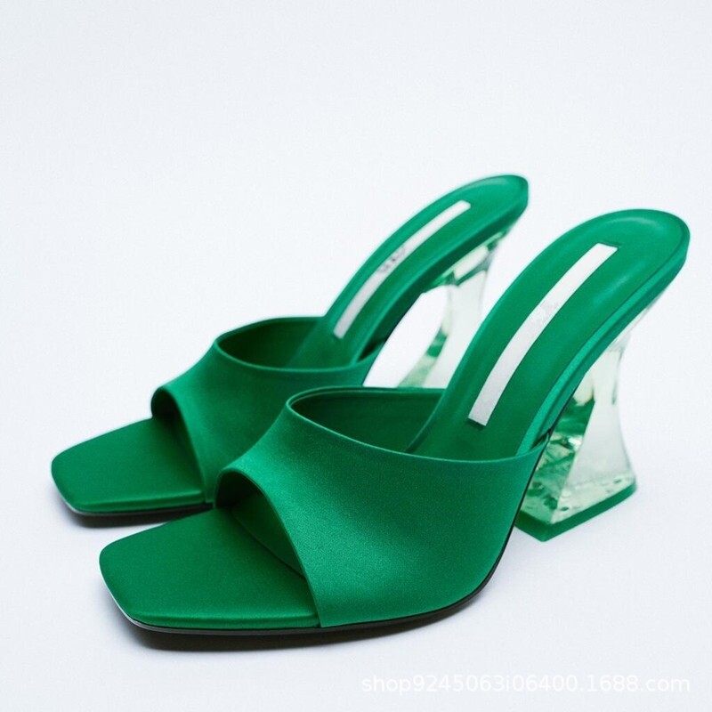 Thick block heel 