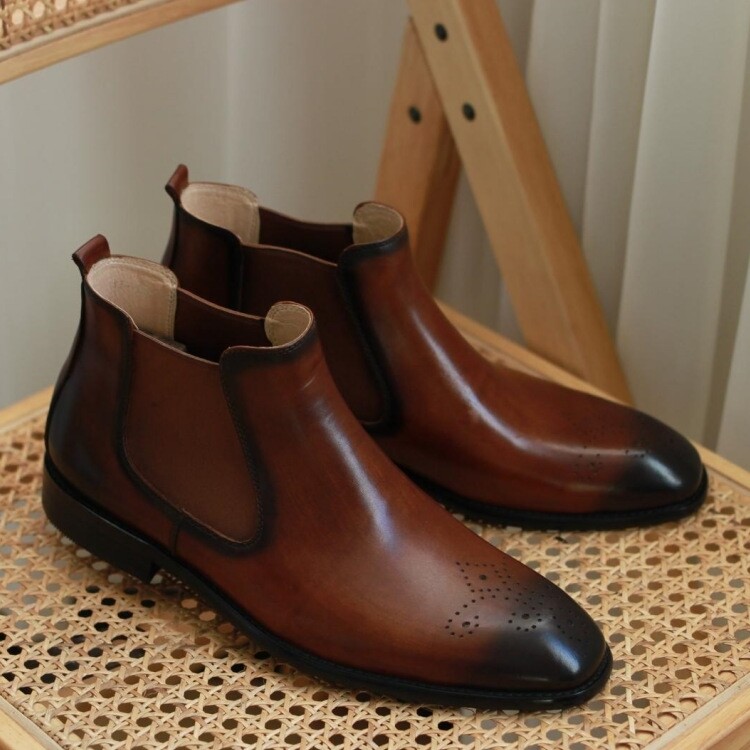 Leathered ankle boots 