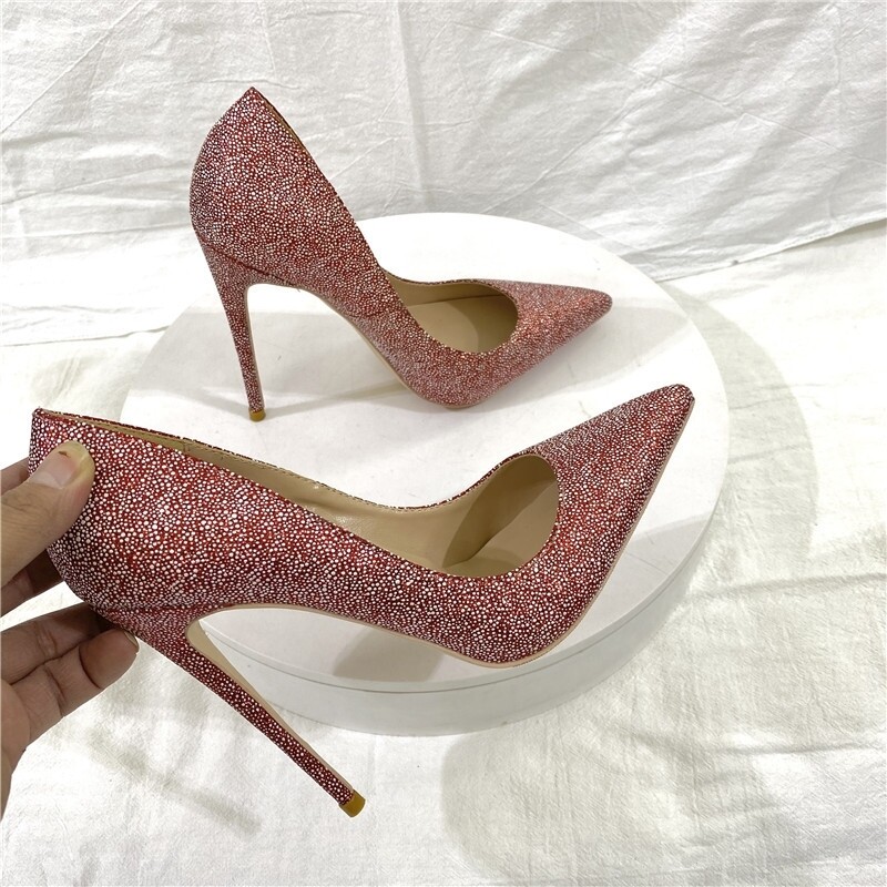 Glittering heel 