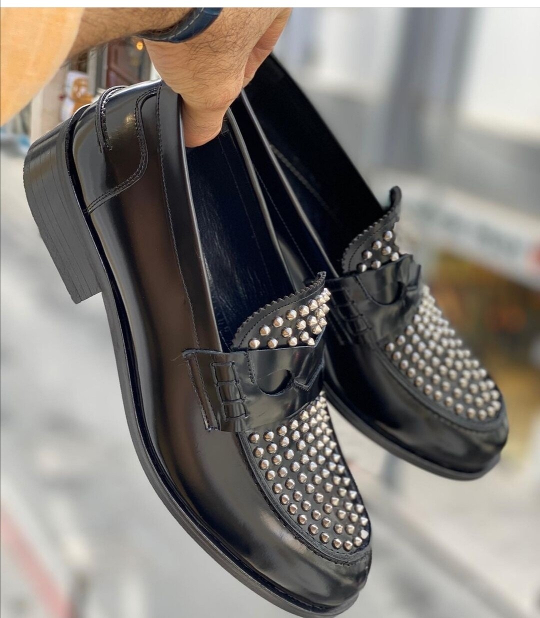 Studs slippers 
