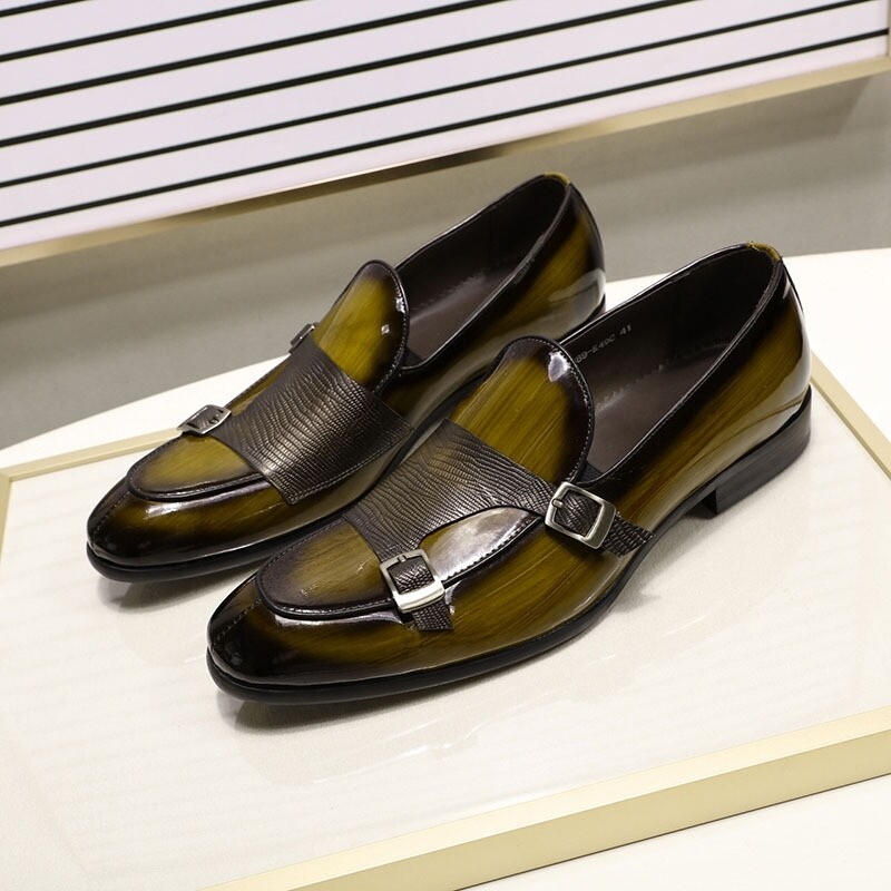 Buckle slippers 