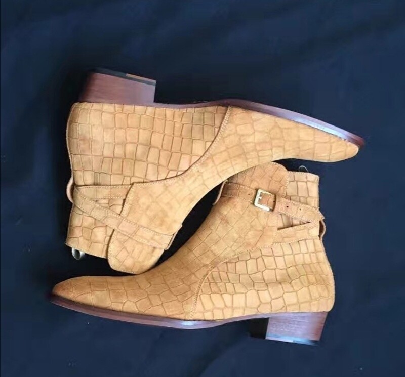 Brown short ankle boots 