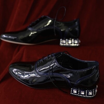 Black formal slippers 