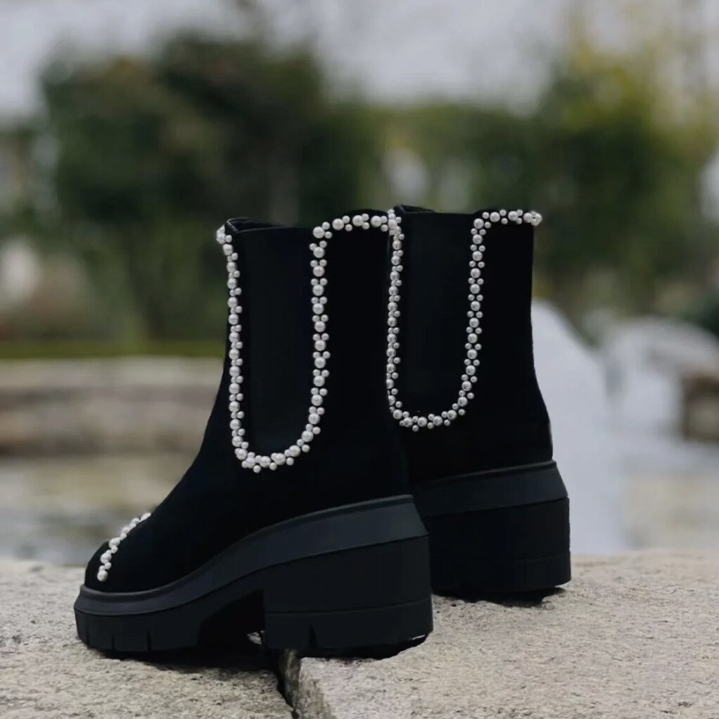 Suede boots