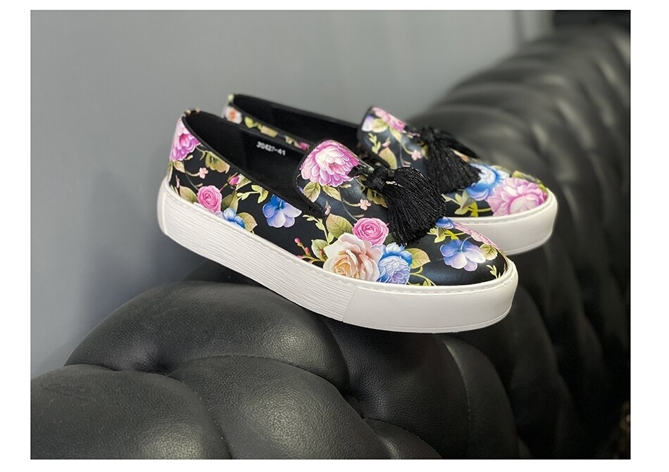 Beautiful floral loafers 