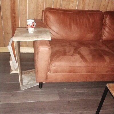 Bijzettafel met boekenhouder