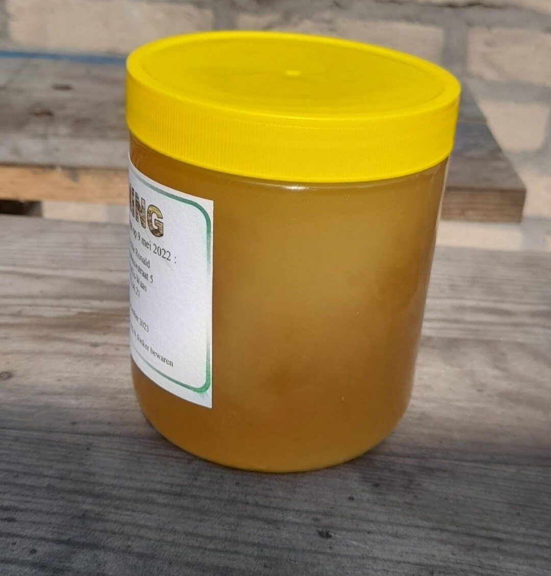 Biologische honing zonder toegevoegde suikers  ( productiedatum 9 mei 2022 en houdbaar tot december 2023 ) 1/2 liter Rechtstreeks van de imker