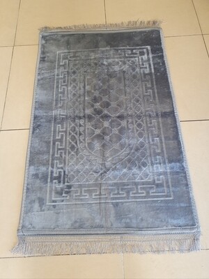 Lichtgrijze gebedsmat voor volwassenen ( dik en zacht )