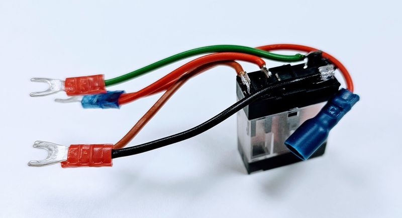 Small industry relay with soldered on cable assembly