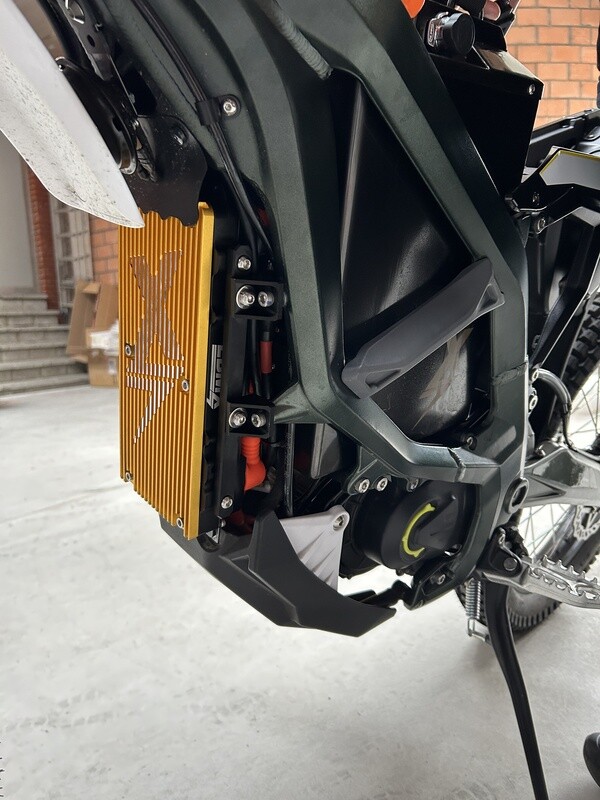 DEMO SUR-RON Ultra Bee X-9000 E-enduro