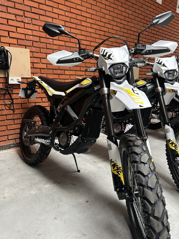 DEMO SUR-RON Ultra Bee R E-enduro met 0 km!!!