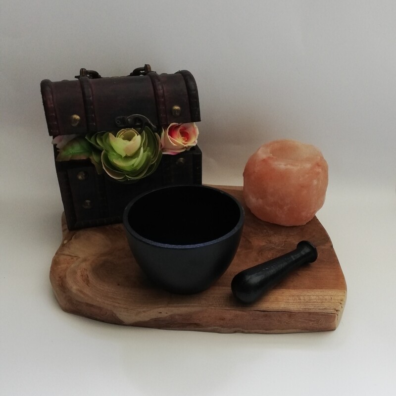 Iron cauldron vijzel