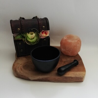 Iron cauldron vijzel