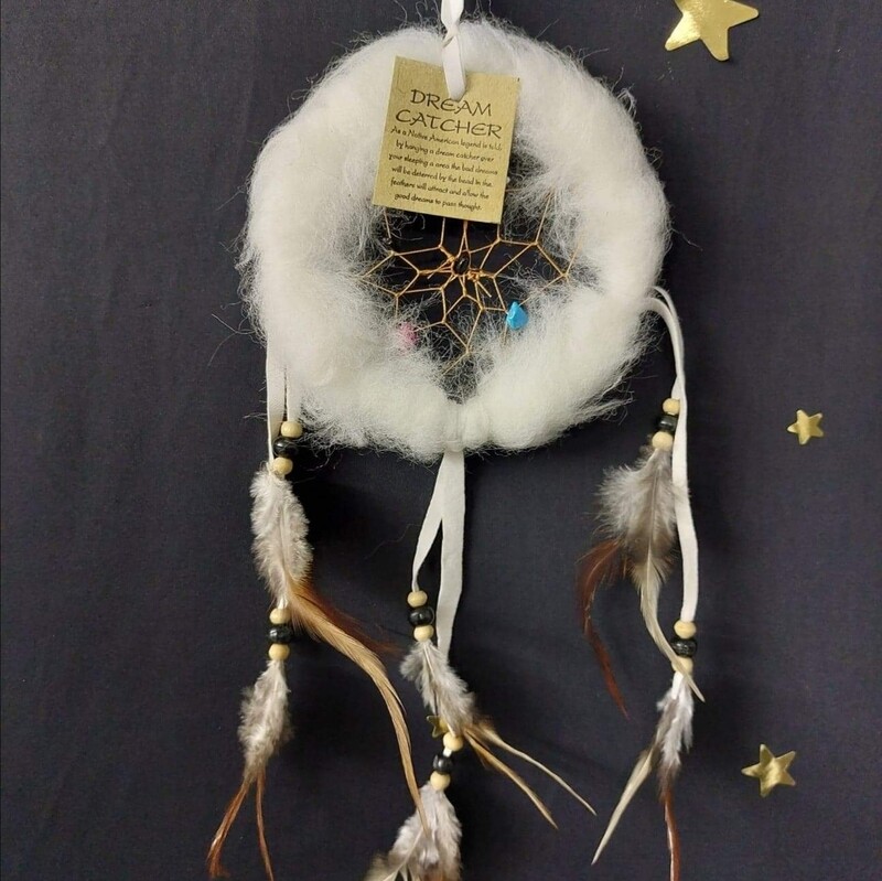 Dromenvanger met bont en kralen wit 19 cm